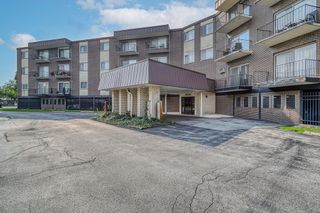 9840 S Pulaski Road 305, Oak Lawn, IL 60453