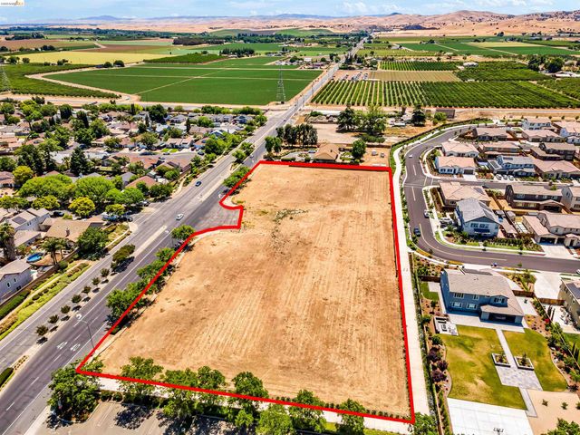 Walnut Blvd, Brentwood, CA 94513