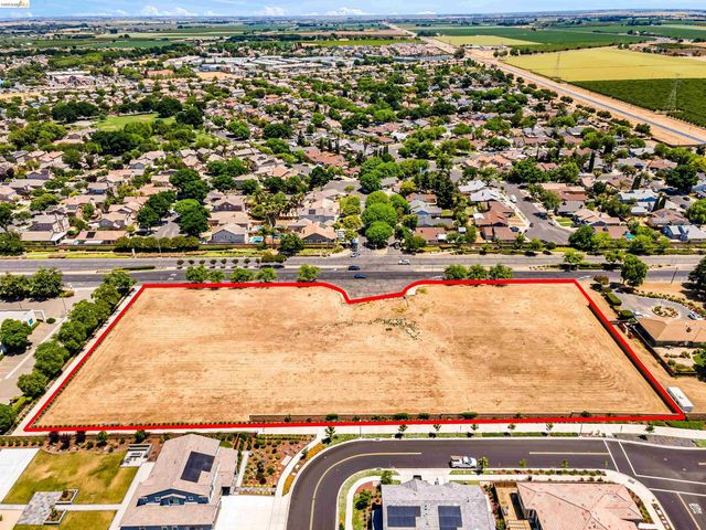 Walnut Blvd, Brentwood, CA 94513