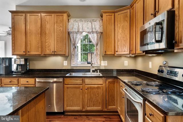 102 AQUIFER DR, Falling Waters, WV 25419
