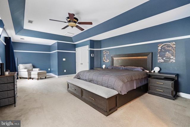 102 AQUIFER DR, Falling Waters, WV 25419