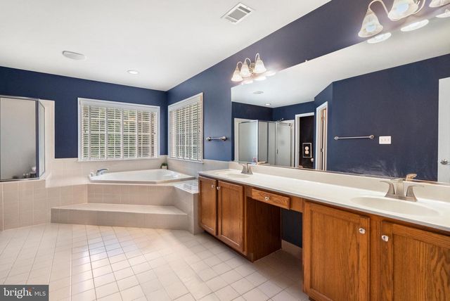 102 AQUIFER DR, Falling Waters, WV 25419
