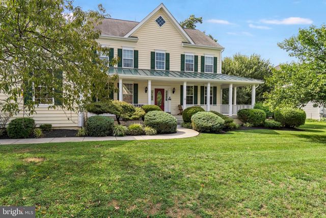 102 AQUIFER DR, Falling Waters, WV 25419