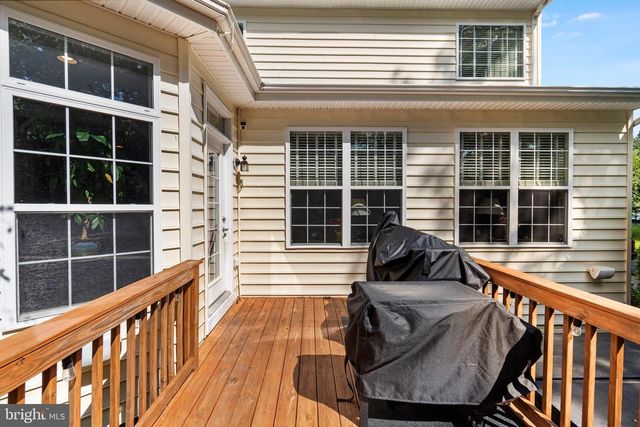 102 AQUIFER DR, Falling Waters, WV 25419