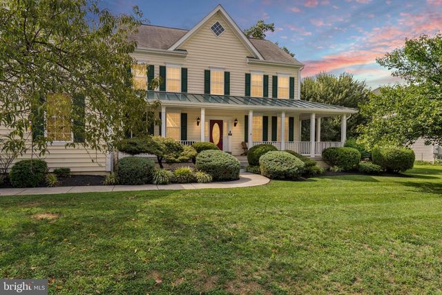 102 AQUIFER DR, Falling Waters, WV 25419