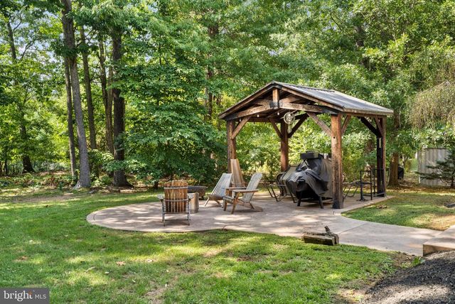 102 AQUIFER DR, Falling Waters, WV 25419