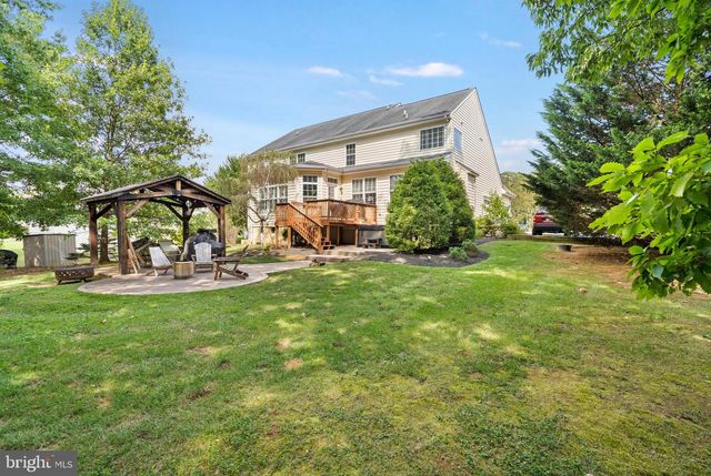 102 AQUIFER DR, Falling Waters, WV 25419