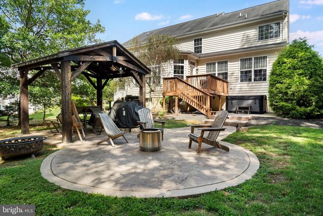 102 AQUIFER DR, Falling Waters, WV 25419