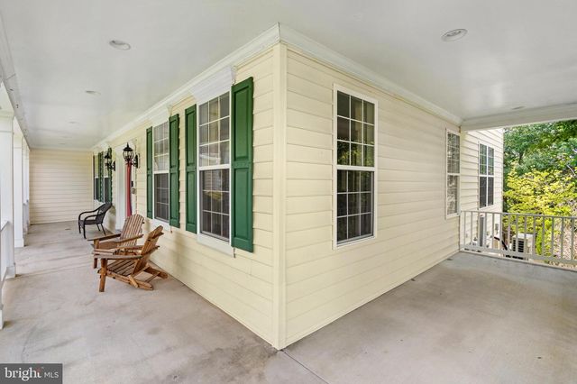 102 AQUIFER DR, Falling Waters, WV 25419