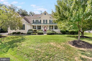 102 AQUIFER DR, Falling Waters, WV 25419