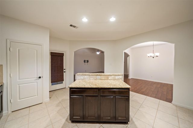 961 Wannan Lane, Conroe, TX 77301