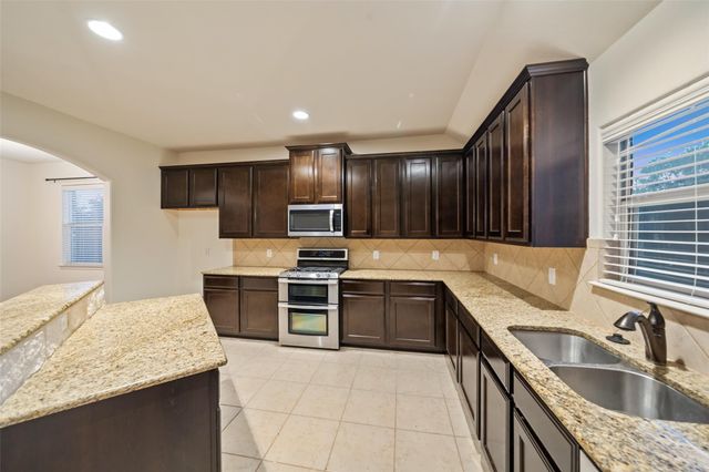 961 Wannan Lane, Conroe, TX 77301