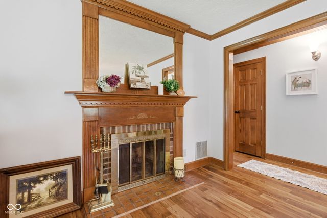 4462 S 600 Road W, New Palestine, IN 46163