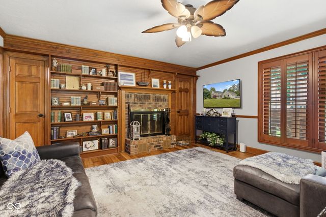4462 S 600 Road W, New Palestine, IN 46163