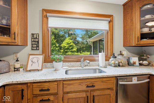 4462 S 600 Road W, New Palestine, IN 46163