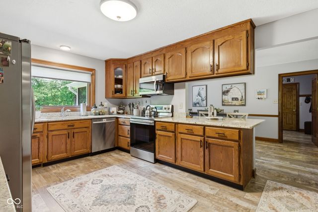 4462 S 600 Road W, New Palestine, IN 46163