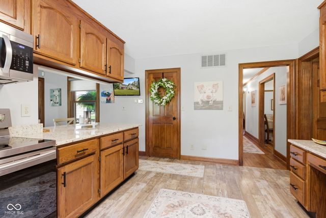 4462 S 600 Road W, New Palestine, IN 46163
