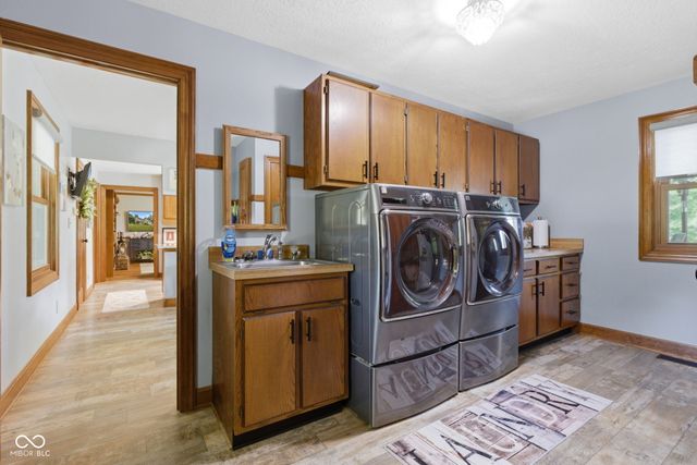 4462 S 600 Road W, New Palestine, IN 46163