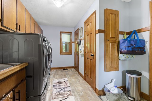 4462 S 600 Road W, New Palestine, IN 46163