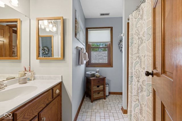 4462 S 600 Road W, New Palestine, IN 46163