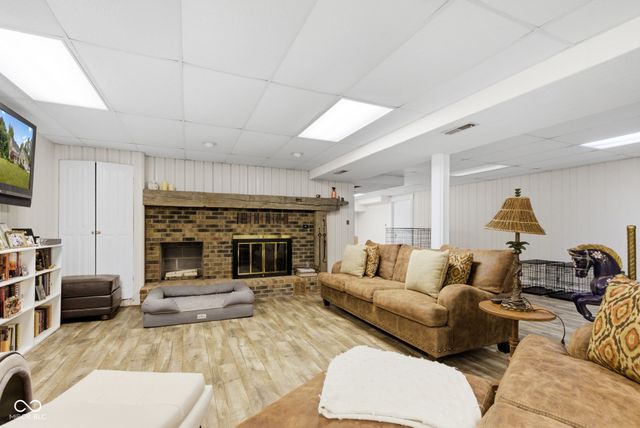 4462 S 600 Road W, New Palestine, IN 46163