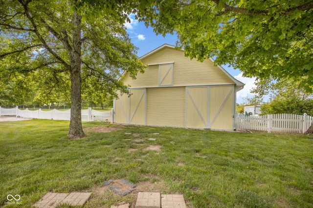 4462 S 600 Road W, New Palestine, IN 46163
