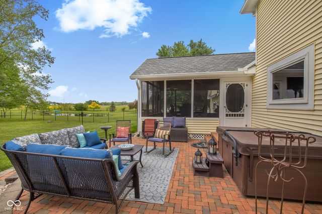 4462 S 600 Road W, New Palestine, IN 46163