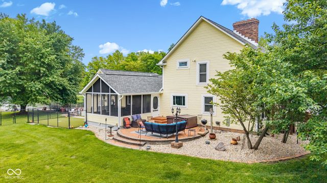 4462 S 600 Road W, New Palestine, IN 46163