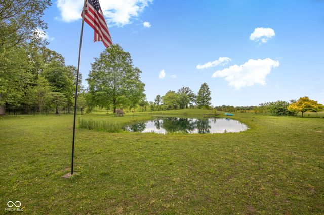 4462 S 600 Road W, New Palestine, IN 46163