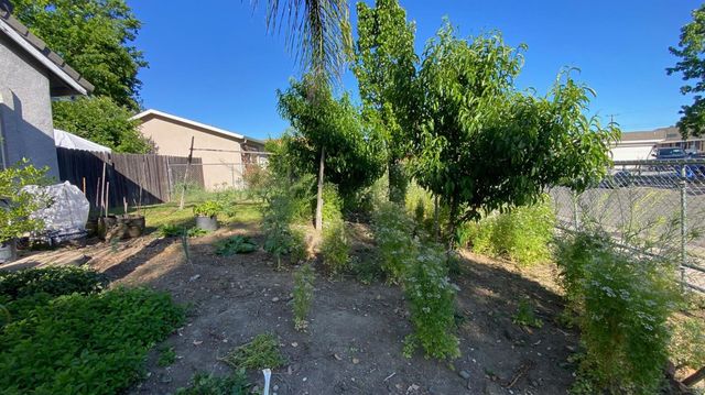 2715 Wood Violet Way, Sacramento, CA 95822