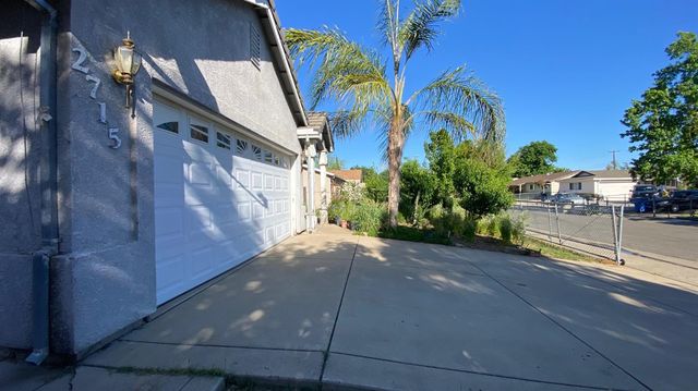2715 Wood Violet Way, Sacramento, CA 95822