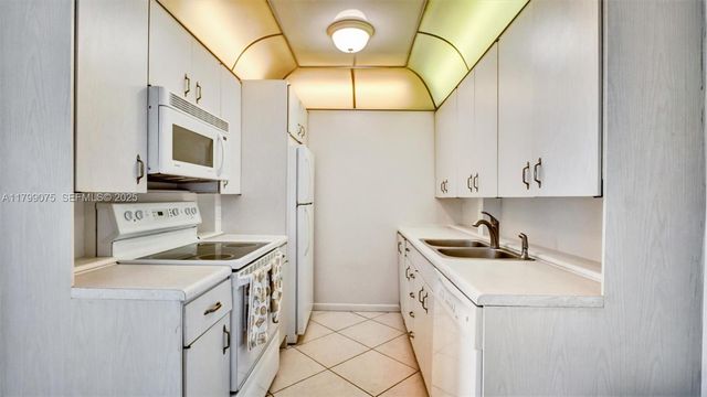3087 Newport S 3087, Deerfield Beach, FL 33442