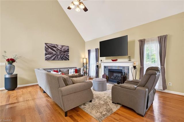 3033 Cameron Village Court, Winston-salem, NC 27103