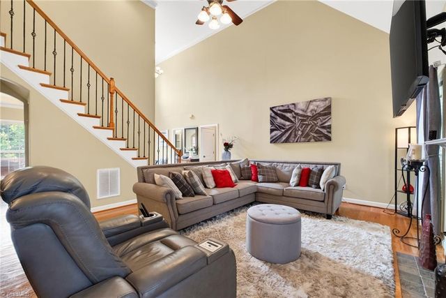 3033 Cameron Village Court, Winston-salem, NC 27103