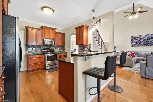 3033 Cameron Village Court, Winston-salem, NC 27103
