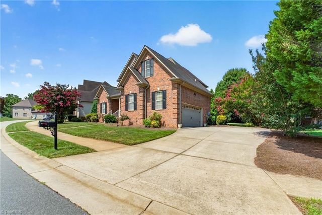 3033 Cameron Village Court, Winston-salem, NC 27103