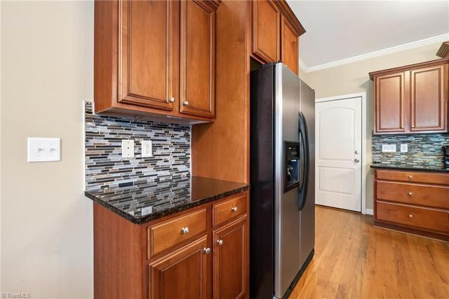 3033 Cameron Village Court, Winston-salem, NC 27103