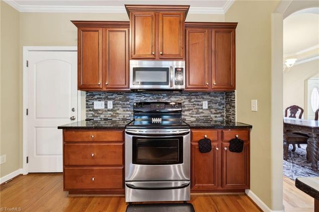 3033 Cameron Village Court, Winston-salem, NC 27103