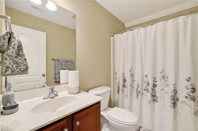 3033 Cameron Village Court, Winston-salem, NC 27103
