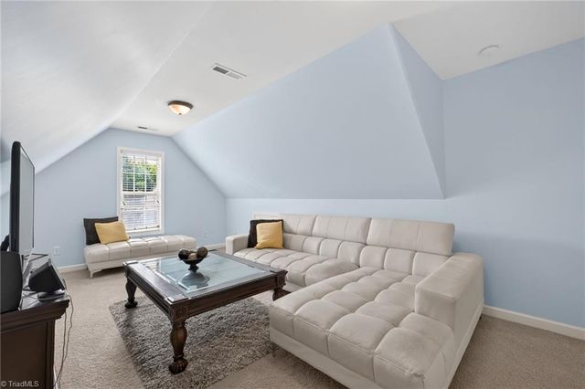 3033 Cameron Village Court, Winston-salem, NC 27103