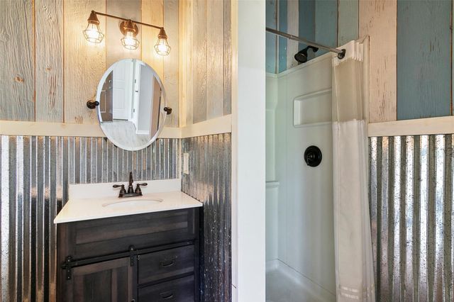 131 Oaklane Drive, Hemphill, TX 75948