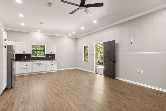 131 Oaklane Drive, Hemphill, TX 75948