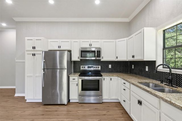 131 Oaklane Drive, Hemphill, TX 75948