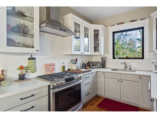 5275 Ne 18TH Ave, Portland, OR 97211