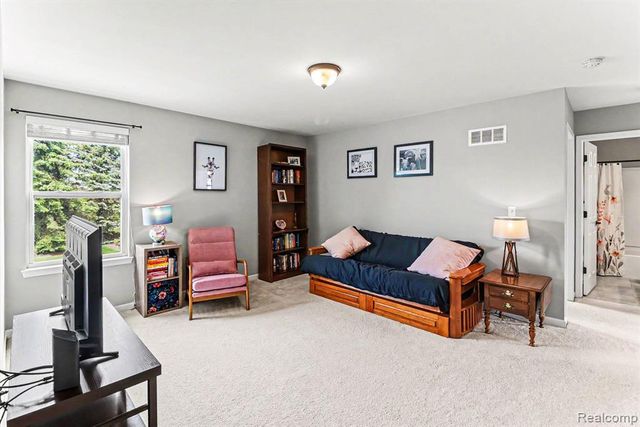 7558 Abigail Dr, Ypsilanti, MI 48198