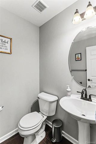 7558 Abigail Dr, Ypsilanti, MI 48198