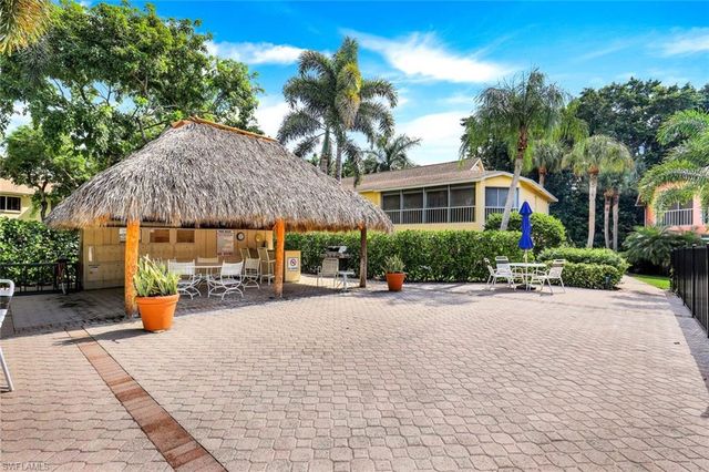 3200 Binnacle DR B4, Naples, FL 34103