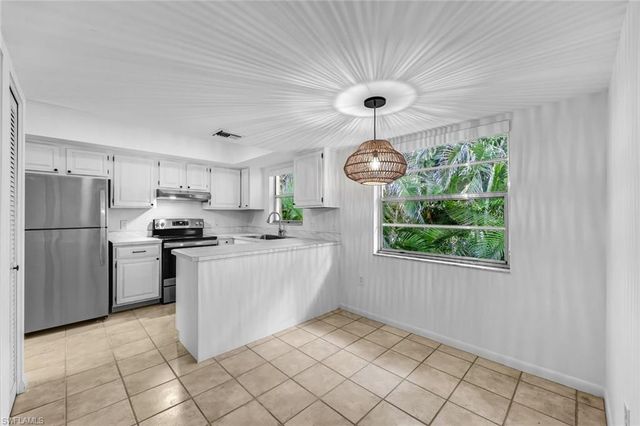 3200 Binnacle DR B4, Naples, FL 34103