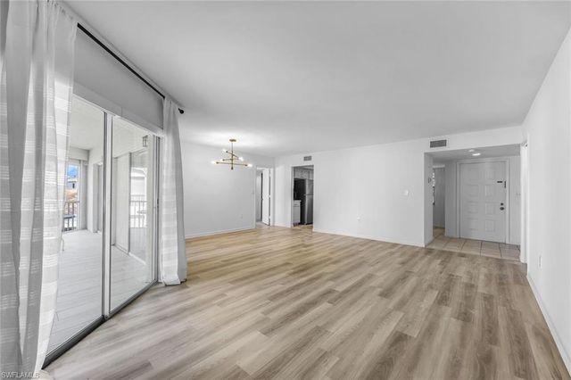 3200 Binnacle DR B4, Naples, FL 34103