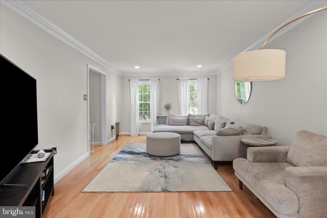 2026 WESTWOOD FOREST DR, Vienna, VA 22182